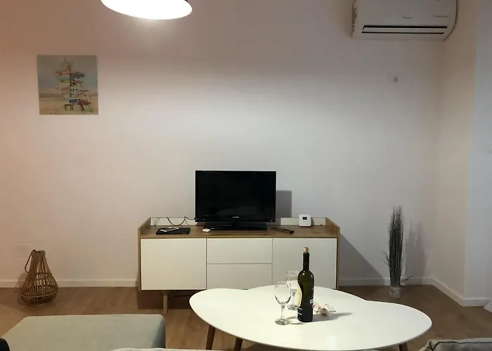 Chronos - Modern And Stylish Apartment *