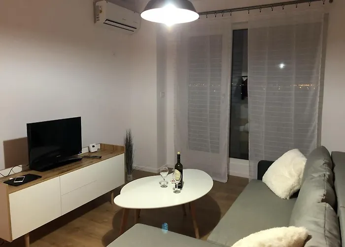 Chronos - Modern And Stylish Apartment