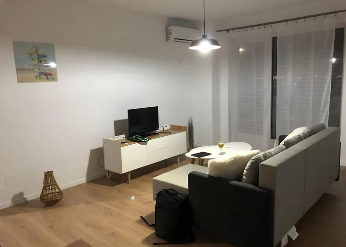 Apartment Chronos - Modern And Stylish *